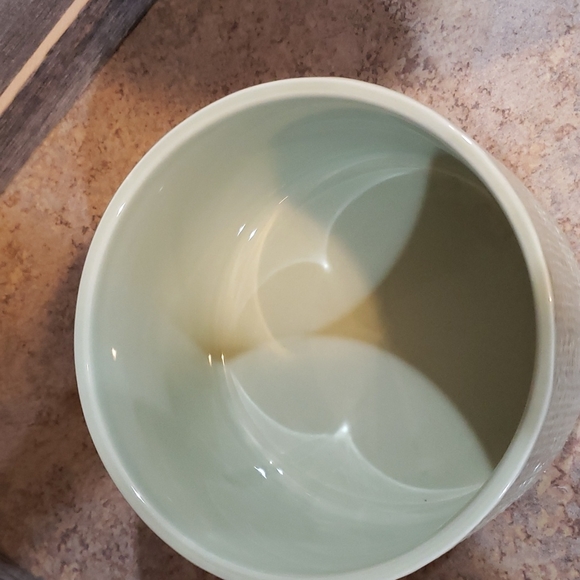 Decorative primitive pottery ceramic container with lid - Picture 3 of 6